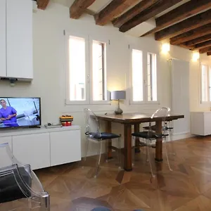  Apartamento Salute-accademia Italia